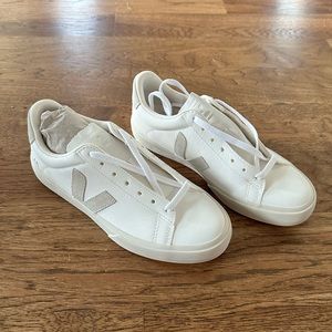 NIB Veja Women’s Campo Sneakers